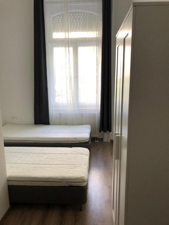 Omega Apartments Boedapest Buitenkant foto